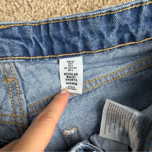 H&M Regular Waist Denim Shorts - Picture 2 of 3